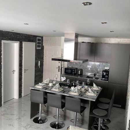 Swiss Luxury Apartment Mosonmagyaróvár Esterno foto