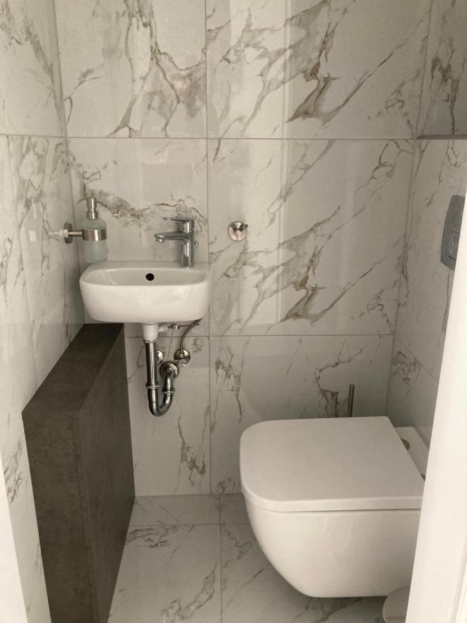 Swiss Luxury Apartment Mosonmagyaróvár Esterno foto