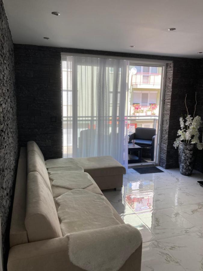 Swiss Luxury Apartment Mosonmagyaróvár Esterno foto
