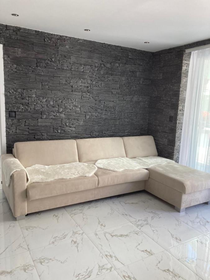 Swiss Luxury Apartment Mosonmagyaróvár Esterno foto