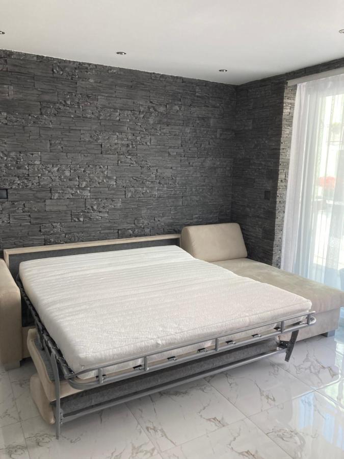 Swiss Luxury Apartment Mosonmagyaróvár Esterno foto