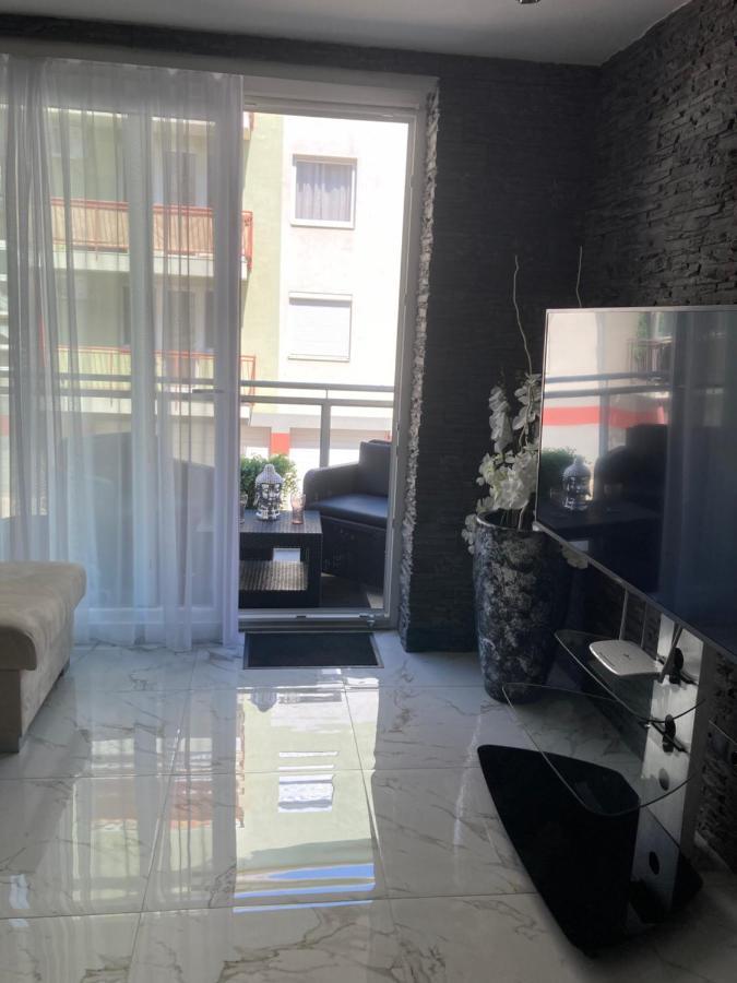 Swiss Luxury Apartment Mosonmagyaróvár Esterno foto