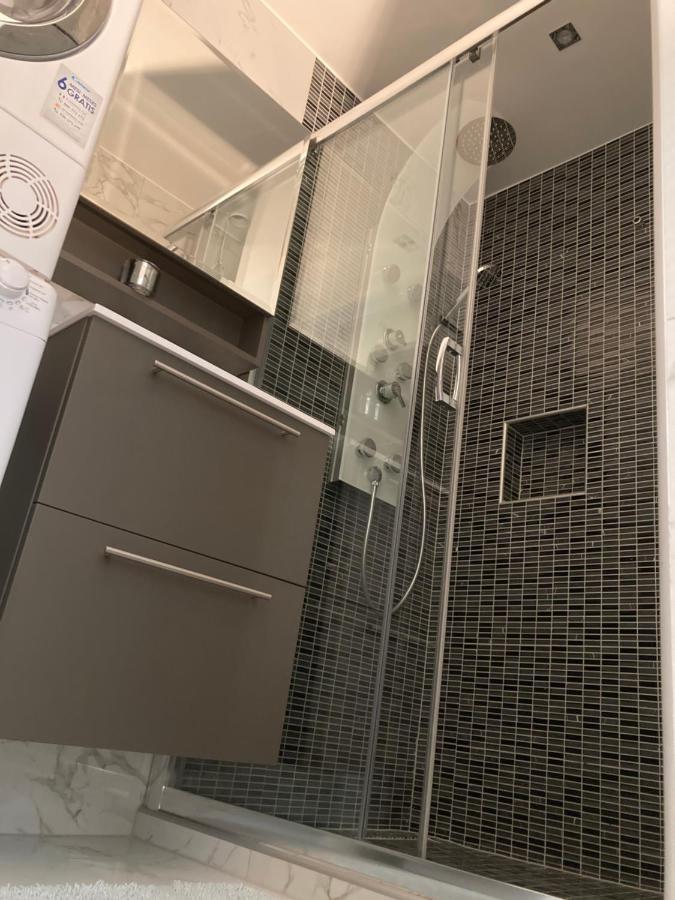 Swiss Luxury Apartment Mosonmagyaróvár Esterno foto