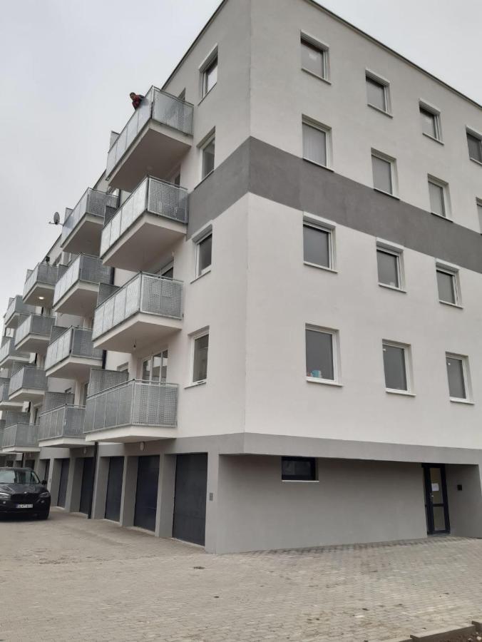 Swiss Luxury Apartment Mosonmagyaróvár Esterno foto